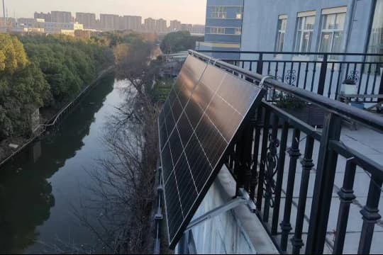 Stromkosten senken und die Umwelt schonen – Ist Ihr Balkon bereit?